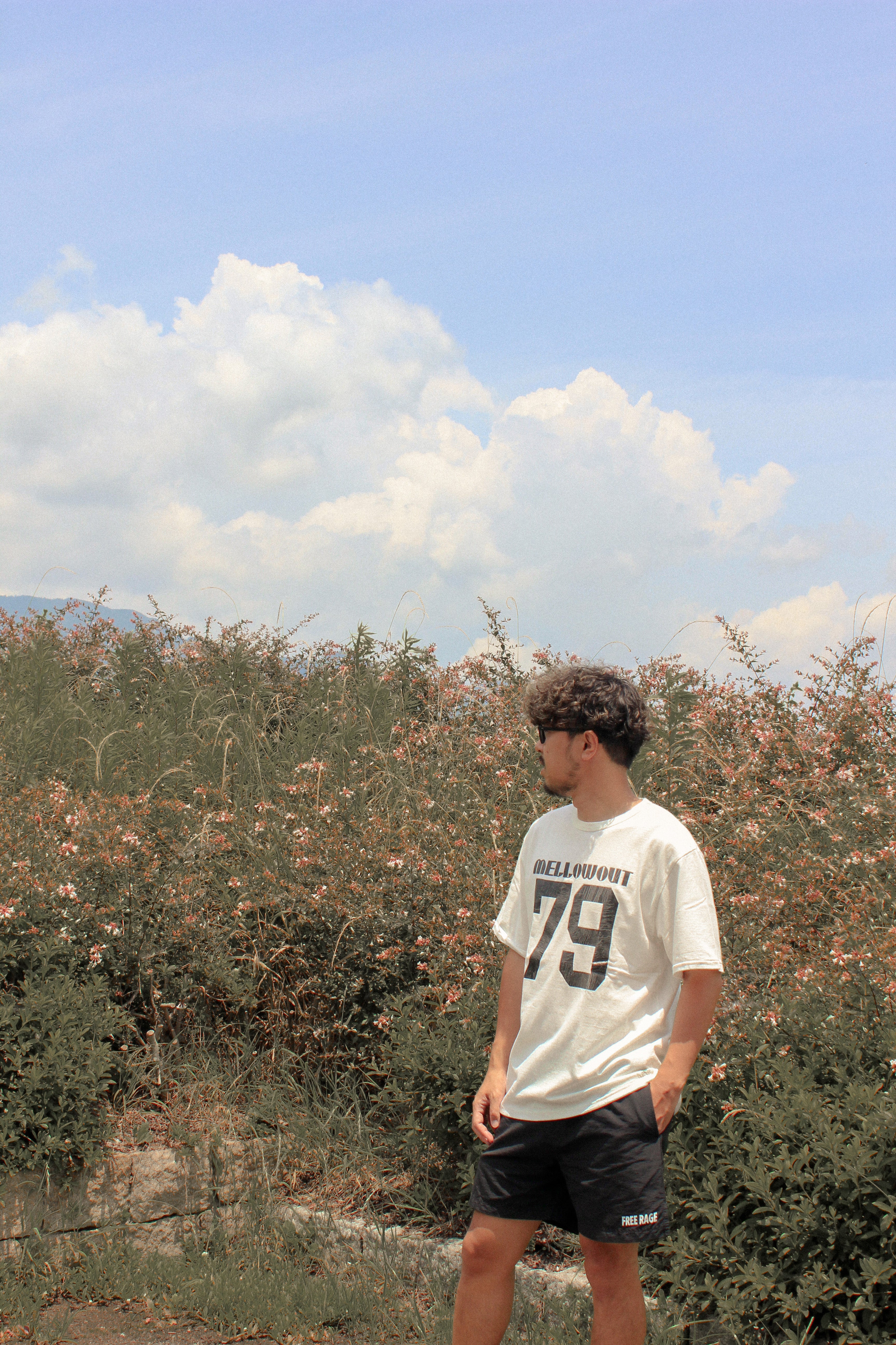 "MELLOW OUT" リサイクルコットンTee