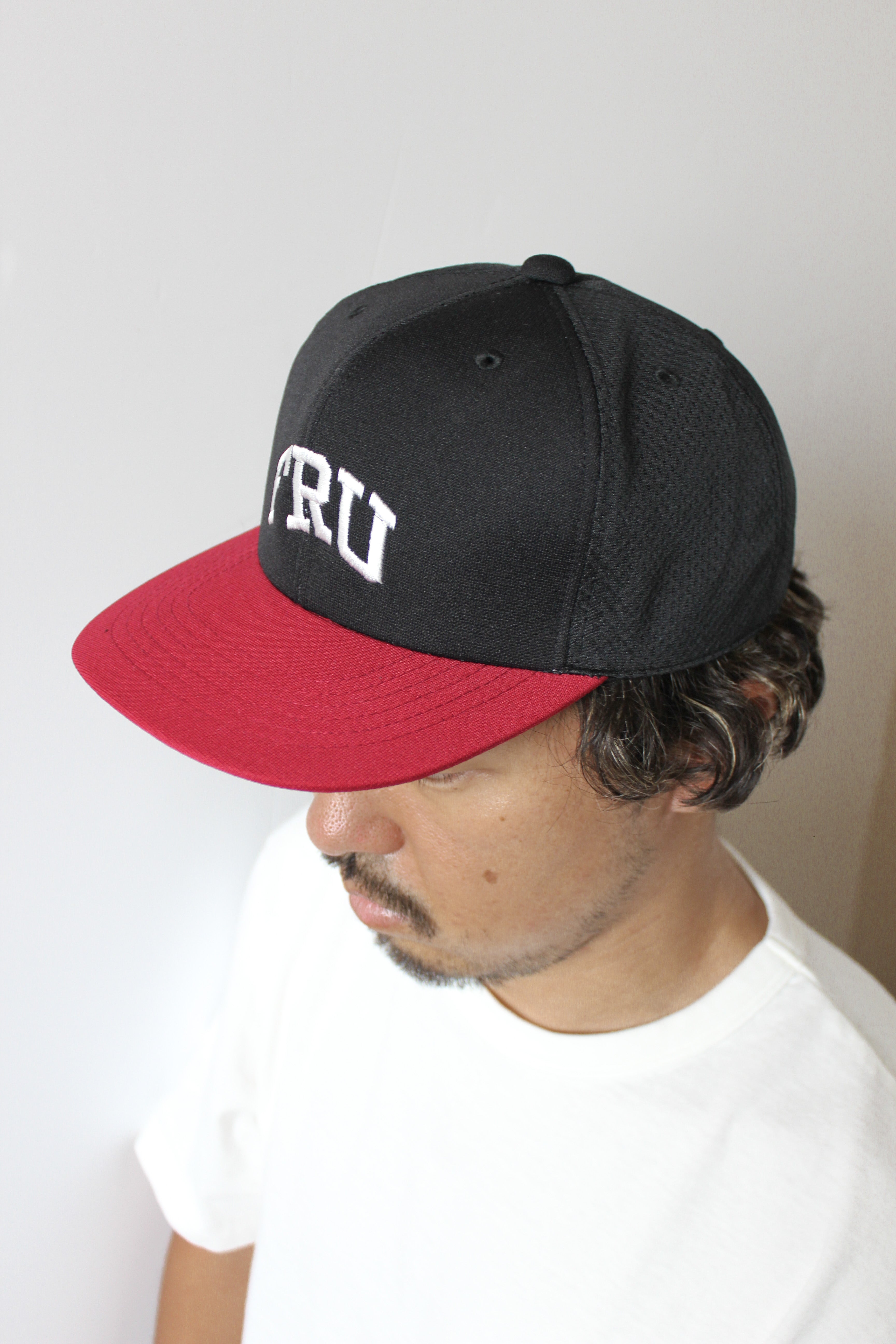 "FRU" キャップ (吸水速乾仕様)