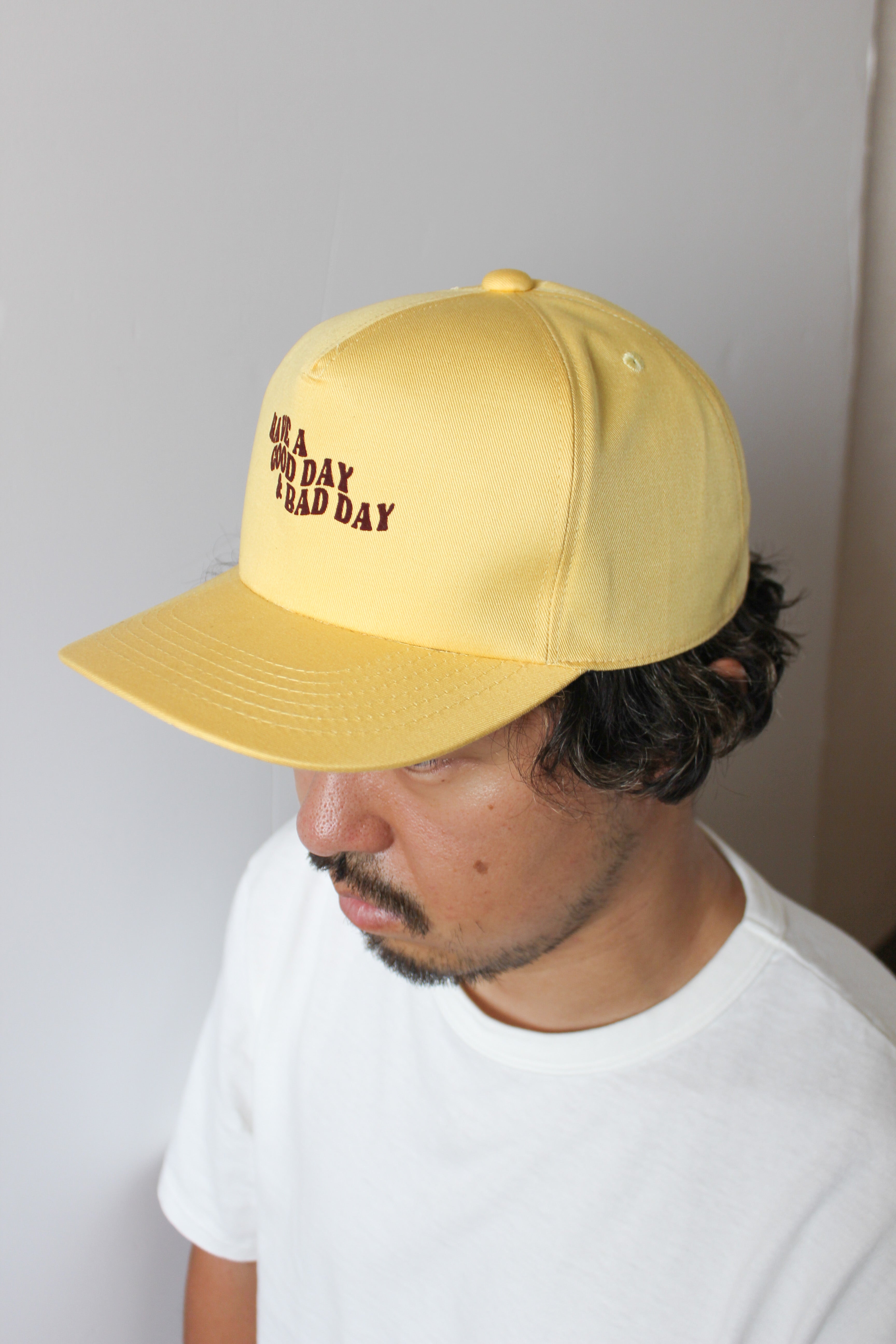 "HAVE A GOOD DAY & BAD DAY" トラッカーキャップ