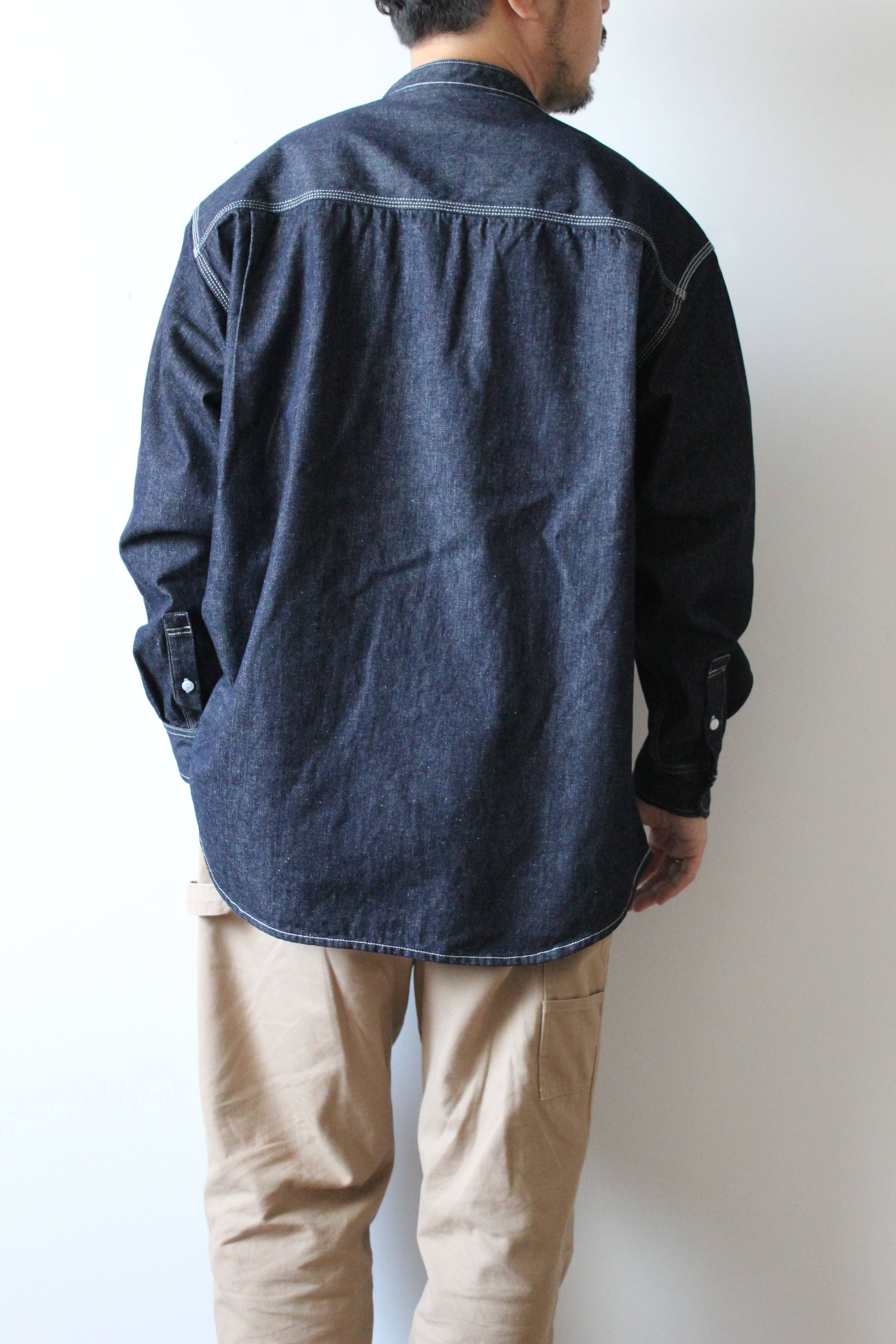 "NICE TO MEET...LA" ハンドペイントデニムシャツ