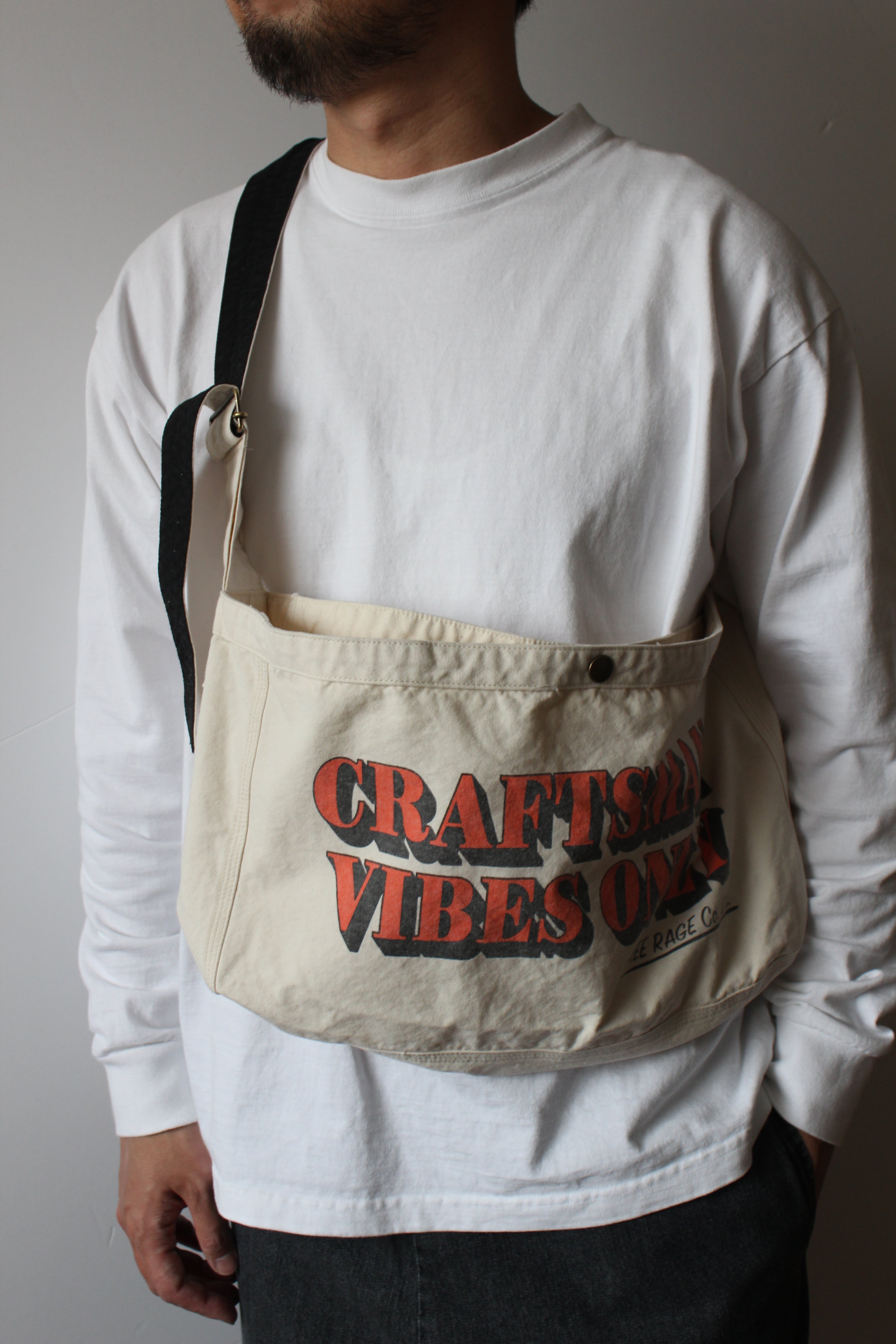 【予約商品】"CRAFTSMAN VIBES ONLY" ニュースペーパーバッグ