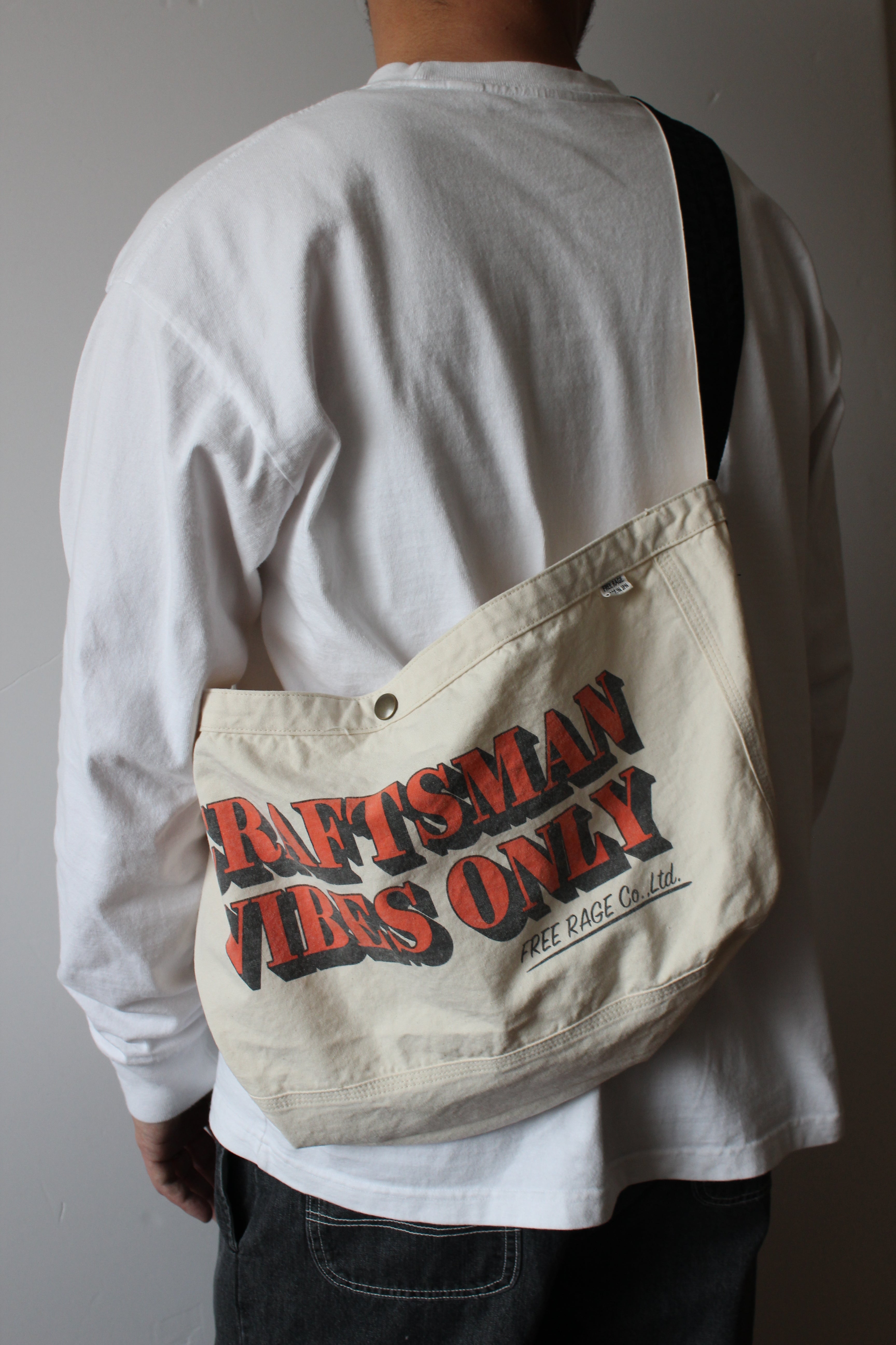 【予約商品】"CRAFTSMAN VIBES ONLY" ニュースペーパーバッグ