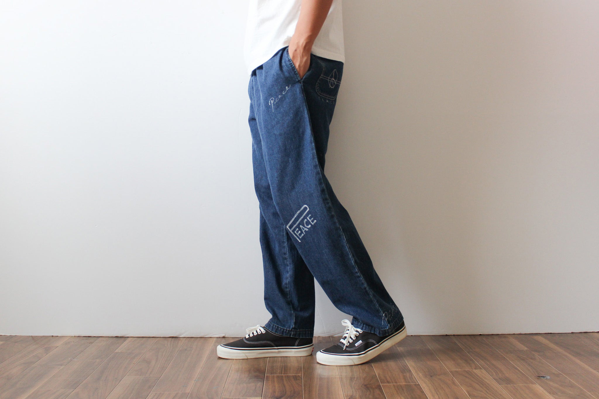 【先行予約商品】"10oz DENIM" ラフ&タフイージーパンツ -Hand Paint-/ALL WE NEED IS PEACE