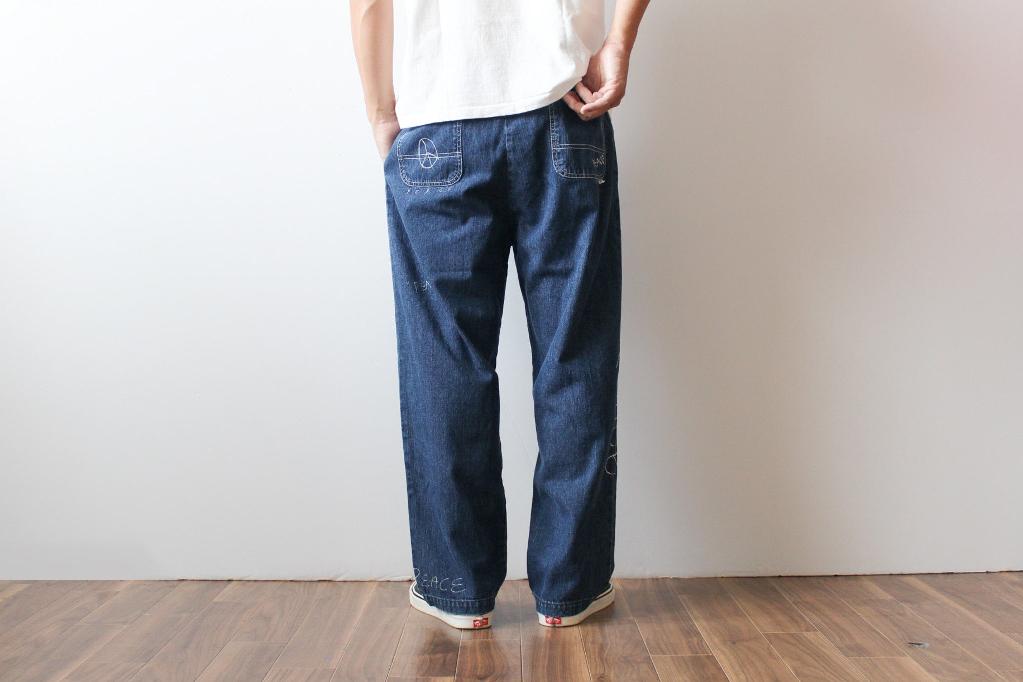 【先行予約商品】"10oz DENIM" ラフ&タフイージーパンツ -Hand Paint-/ALL WE NEED IS PEACE