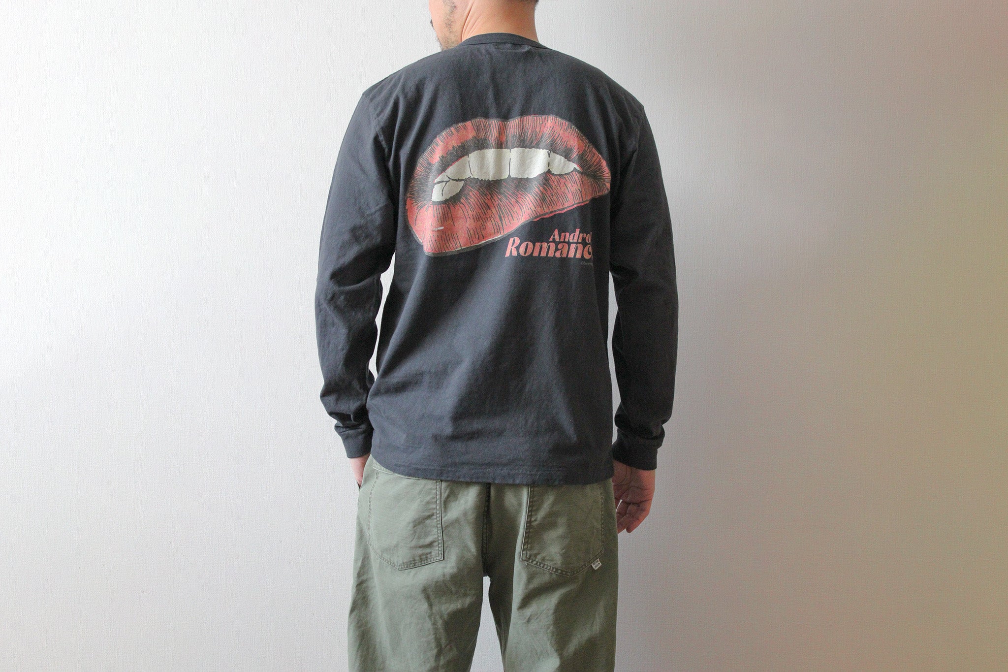 "Lip" リサイクルコットン長袖Tee