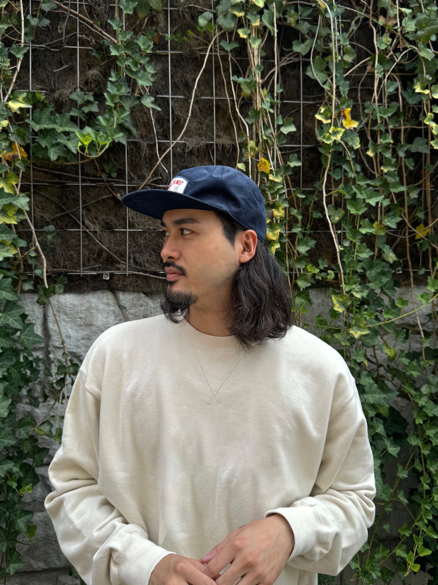 "NICE TO MEET...LA" コーデュロイキャップ