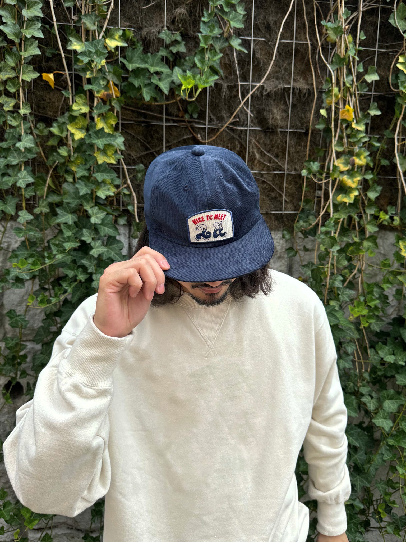 "NICE TO MEET...LA" コーデュロイキャップ