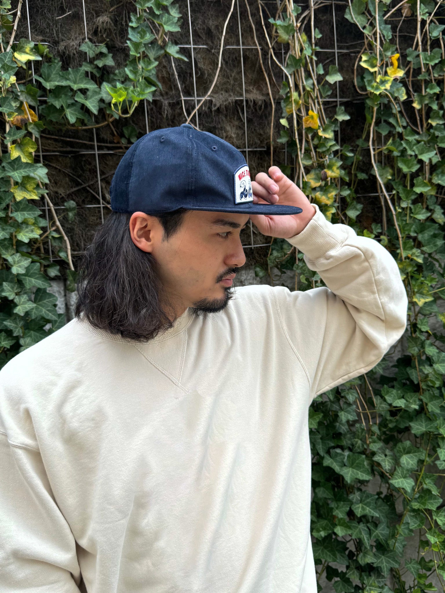 "NICE TO MEET...LA" コーデュロイキャップ
