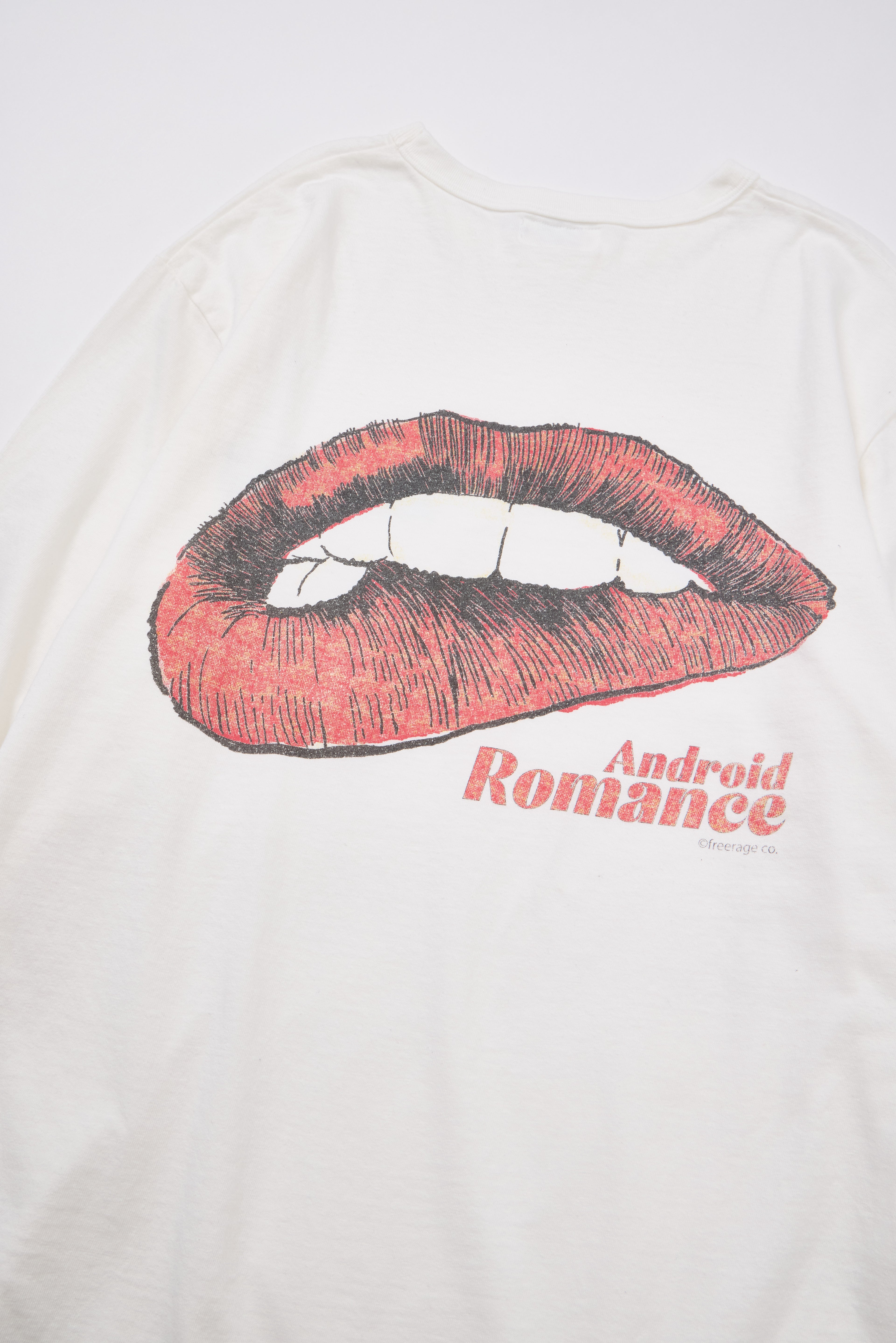 "Lip" リサイクルコットン長袖Tee