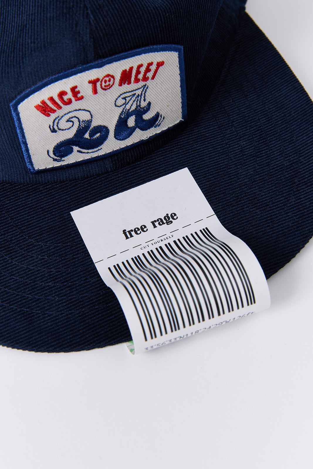 "NICE TO MEET...LA" コーデュロイキャップ