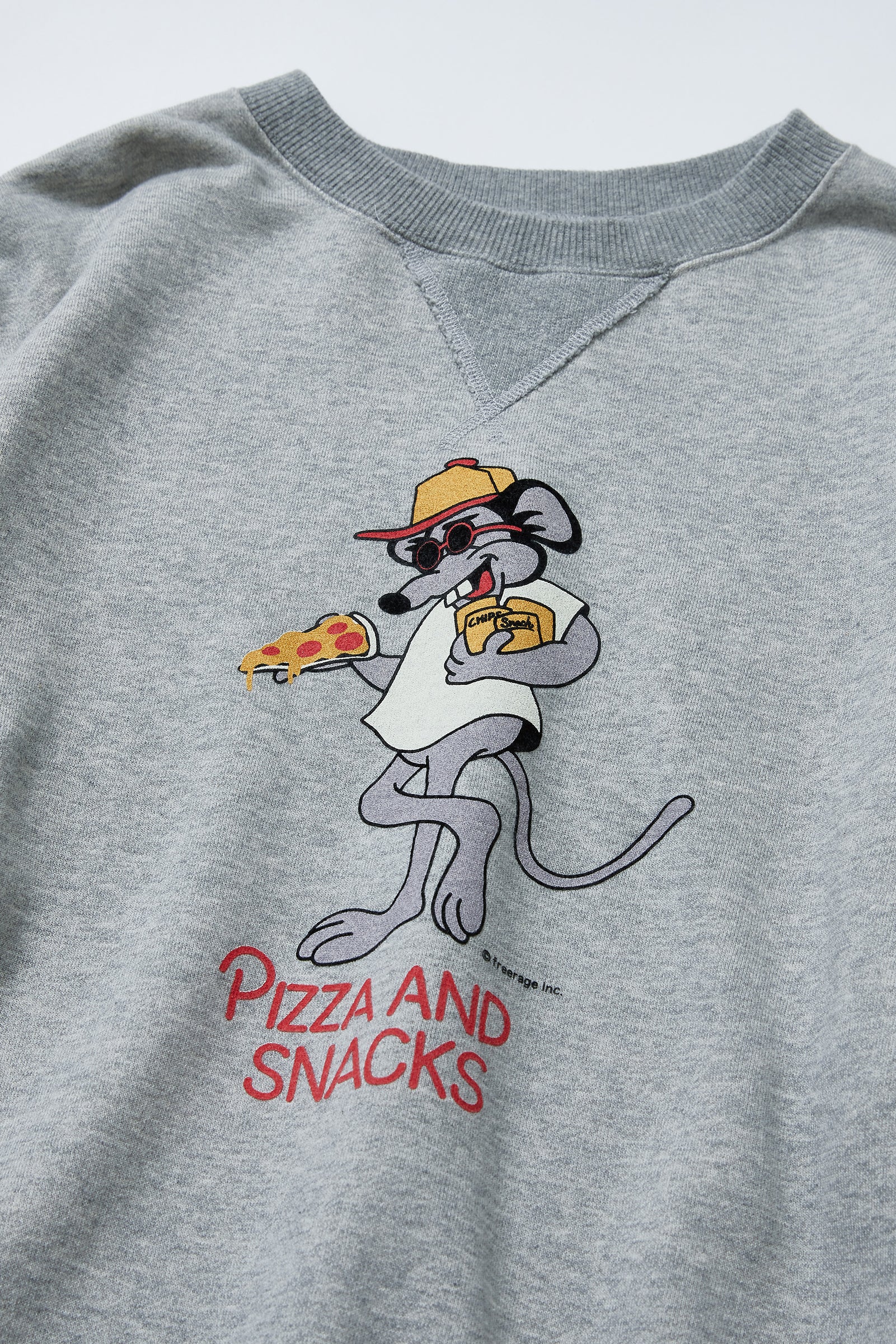 "PIZZA AND SNACKS" クラシッククルースウェット