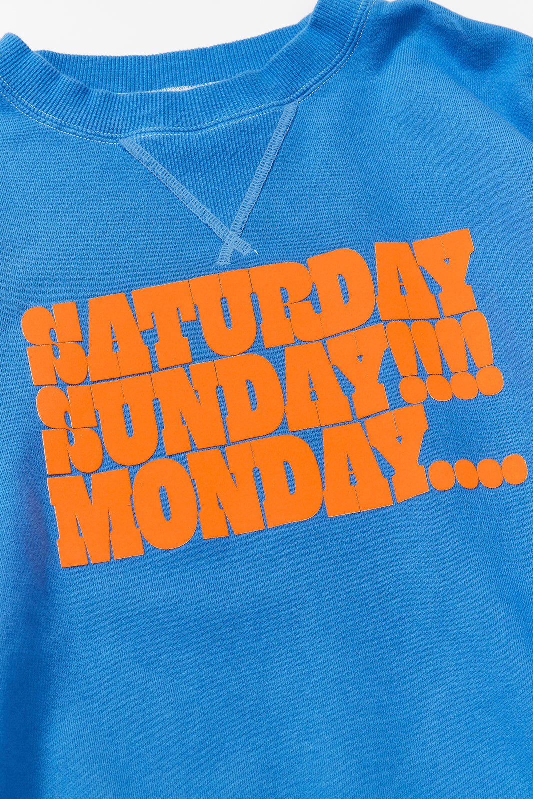 "WEEKEND" クラシッククルースウェット