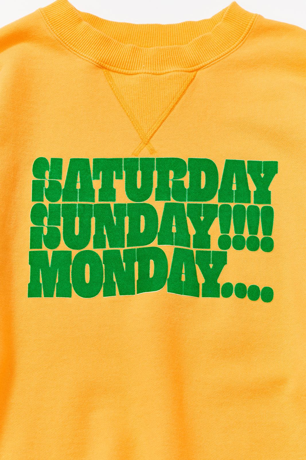 "WEEKEND" クラシッククルースウェット