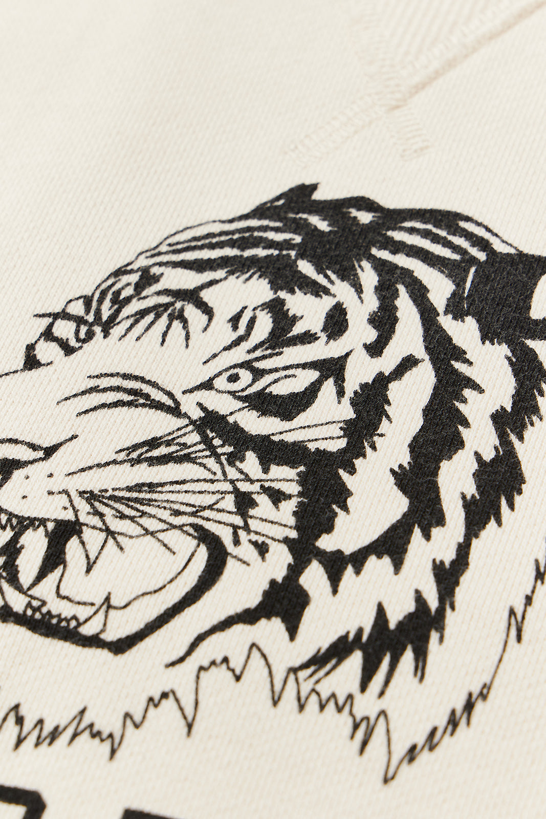 "WILD TIGER" クラシッククルースウェット