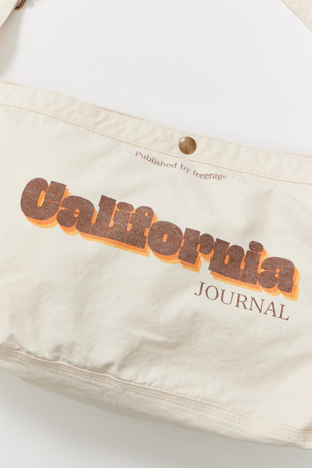 "California" ニュースペーパーバッグ