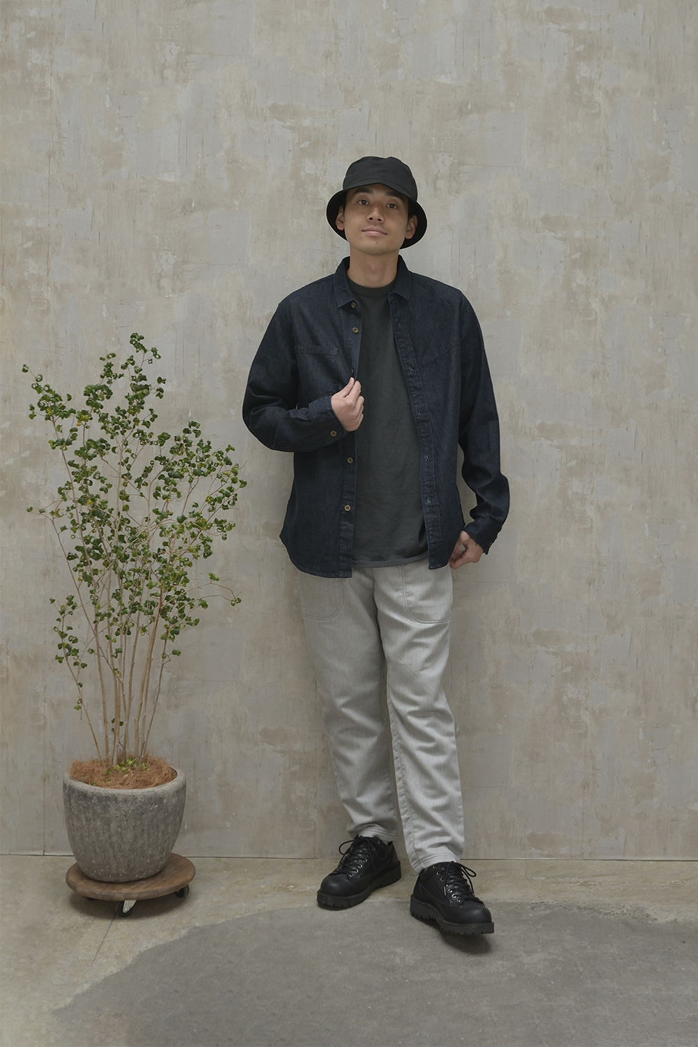 "Dobby fabric" イージーパンツ