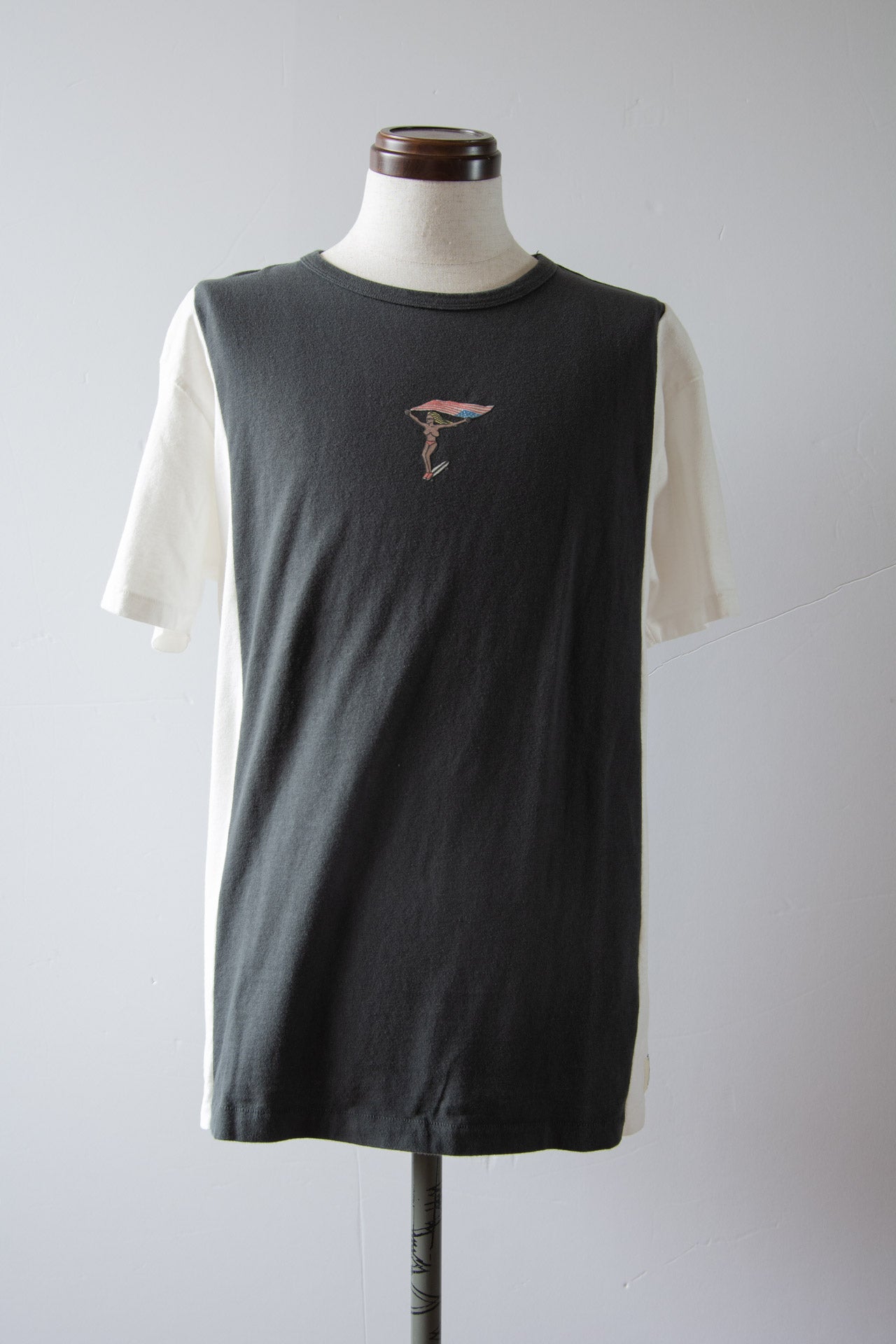 【1点モノ】"F" アップサイクルTee