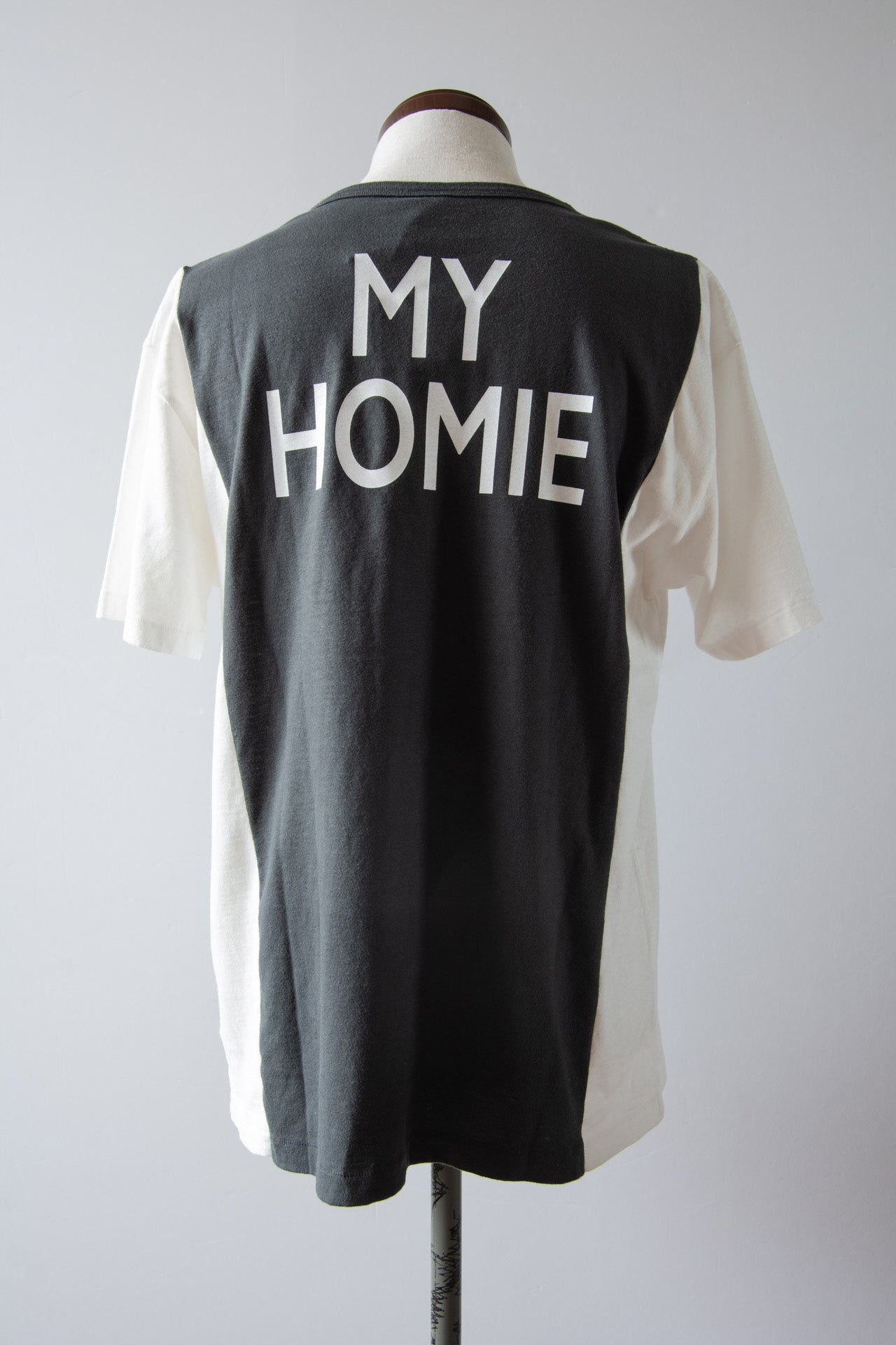 【1点モノ】"F" アップサイクルTee