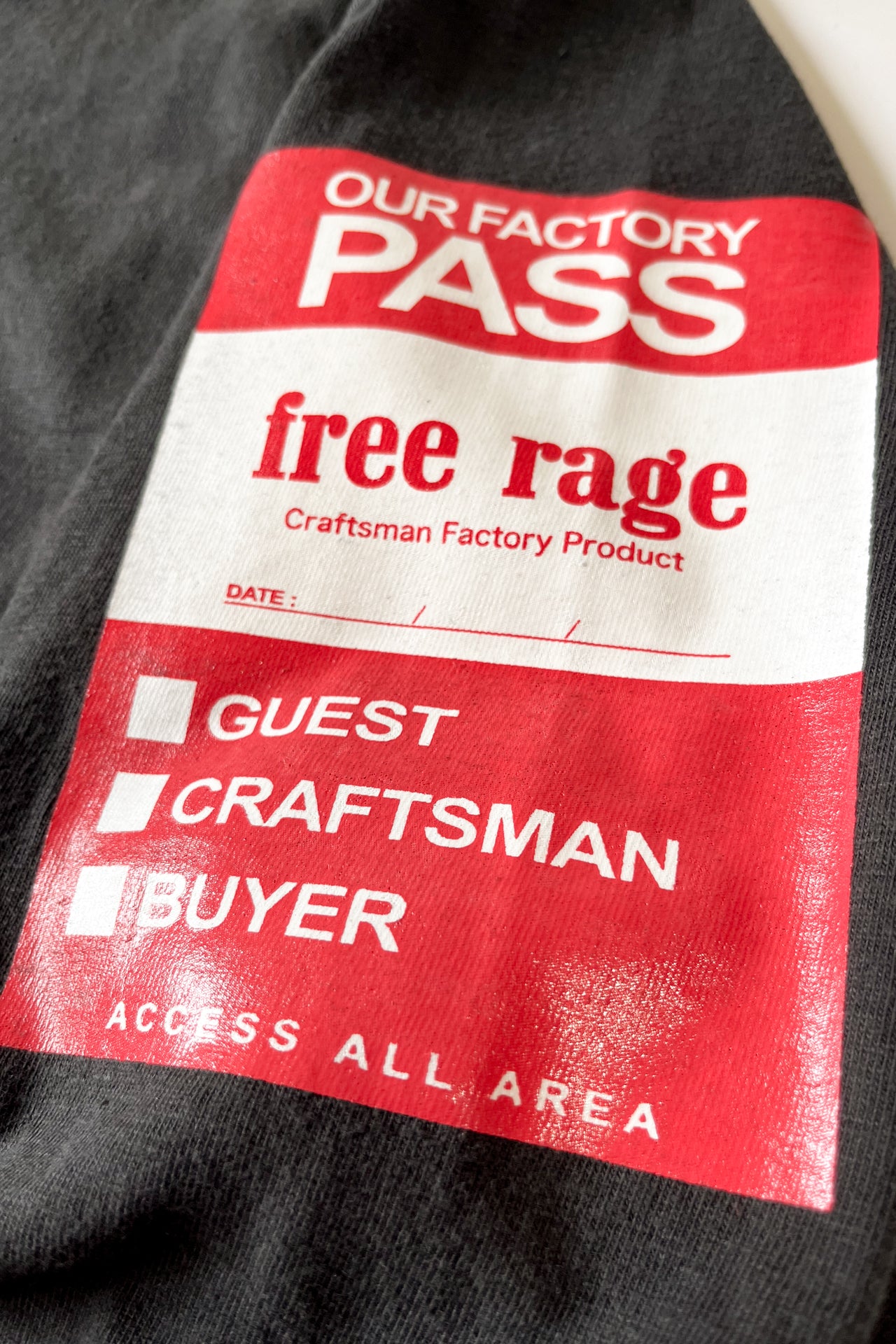 "GUEST PASS" リサイクルコットン長袖Tee