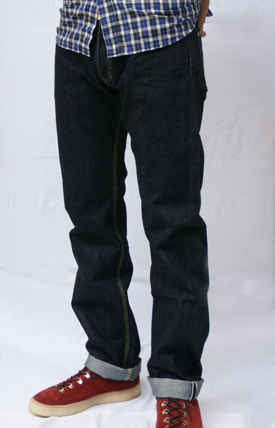 "Selvedge" タイトストレートデニムパンツ (左綾)
