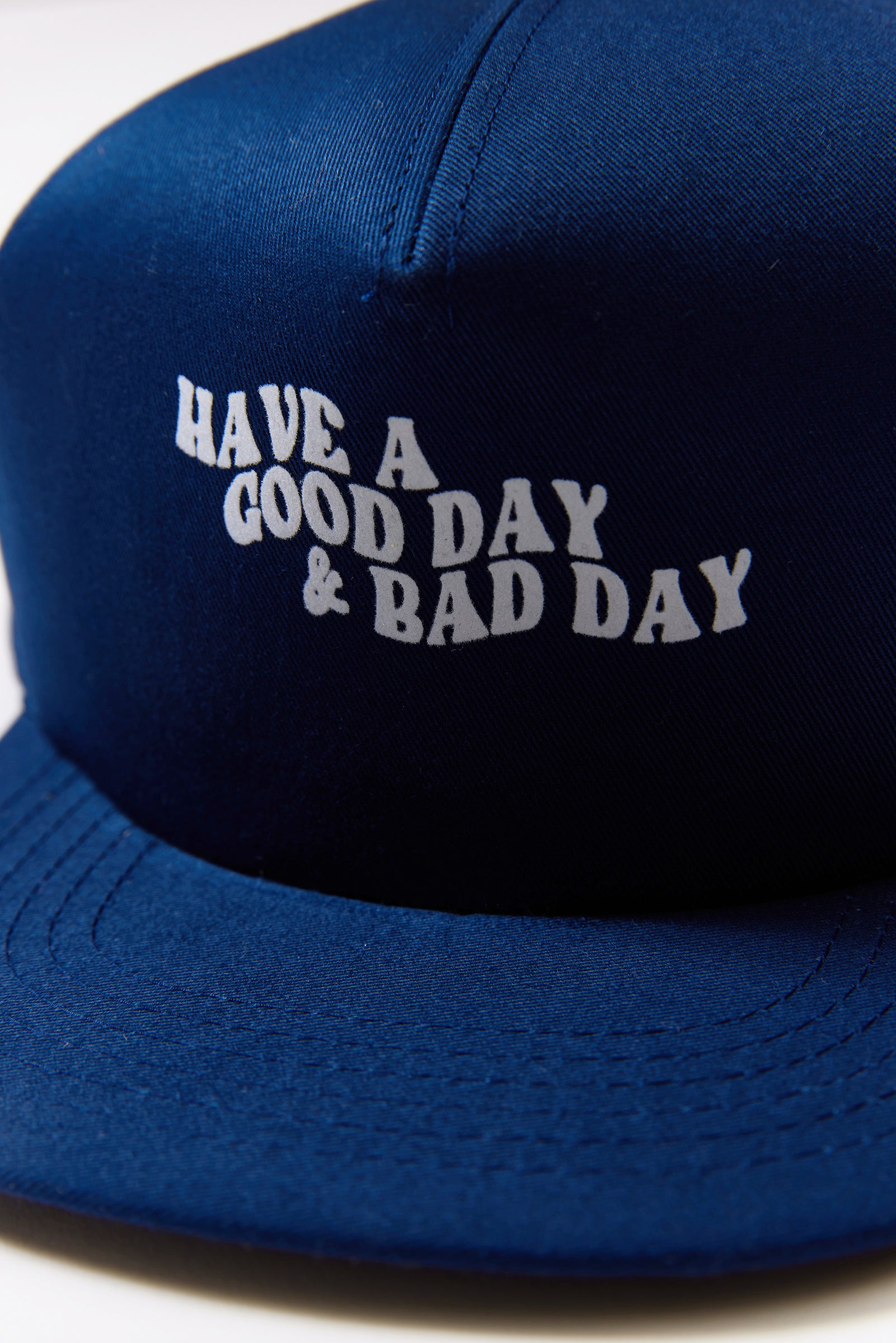 &quot;HAVE A GOOD DAY &amp; BAD DAY&quot; トラッカーキャップ