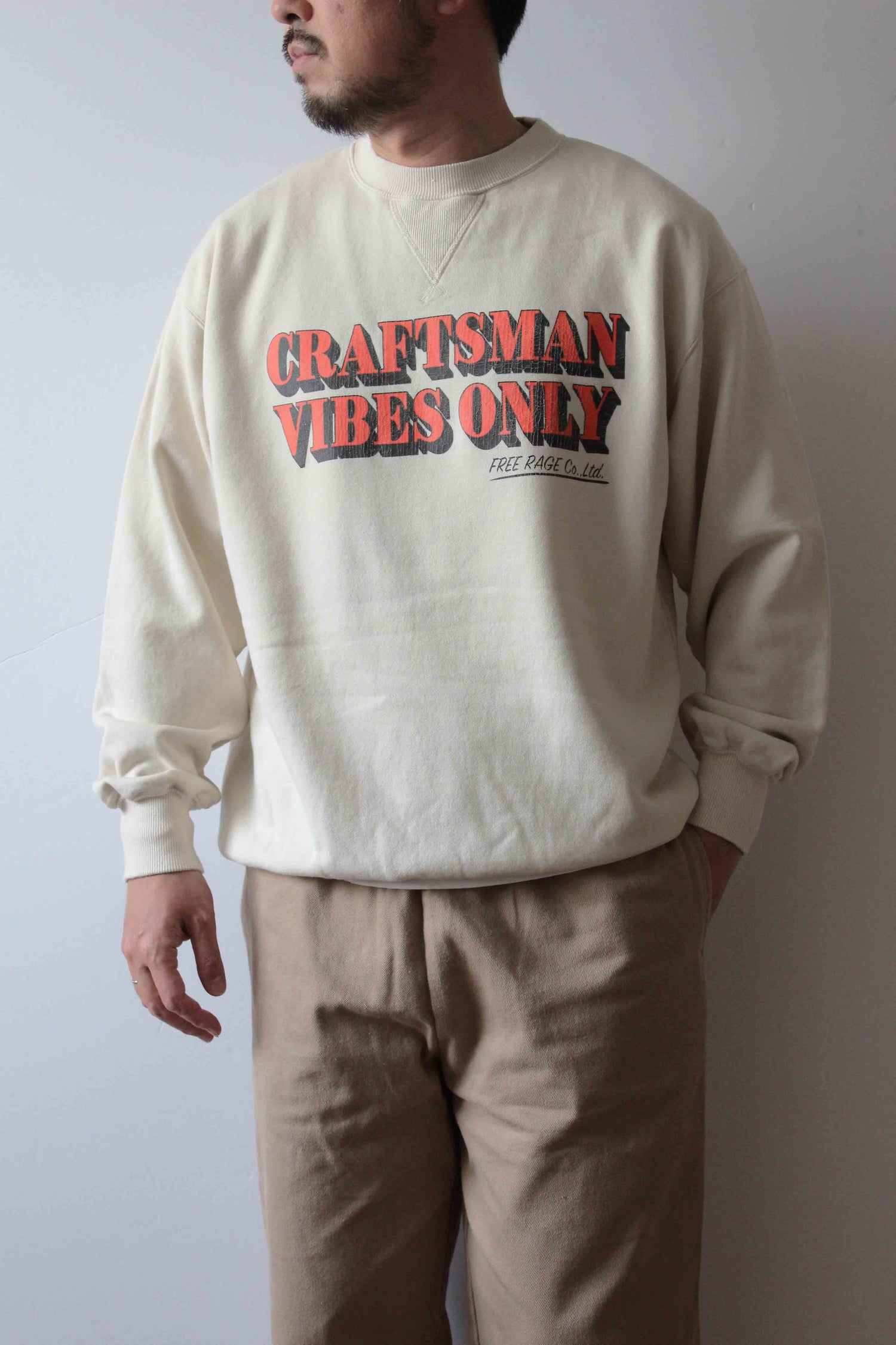&quot;CRAFTSMAN VIBES ONLY&quot; クラシッククルースウェット