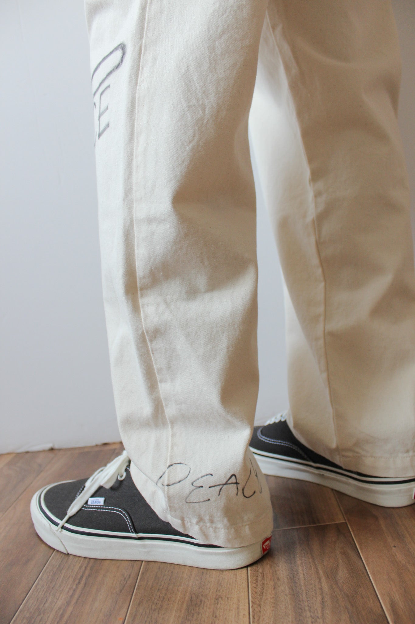 【先行予約商品】"10oz DENIM" ラフ＆タフイージーパンツ -Hand Paint-／ALL WE NEED IS PEACE