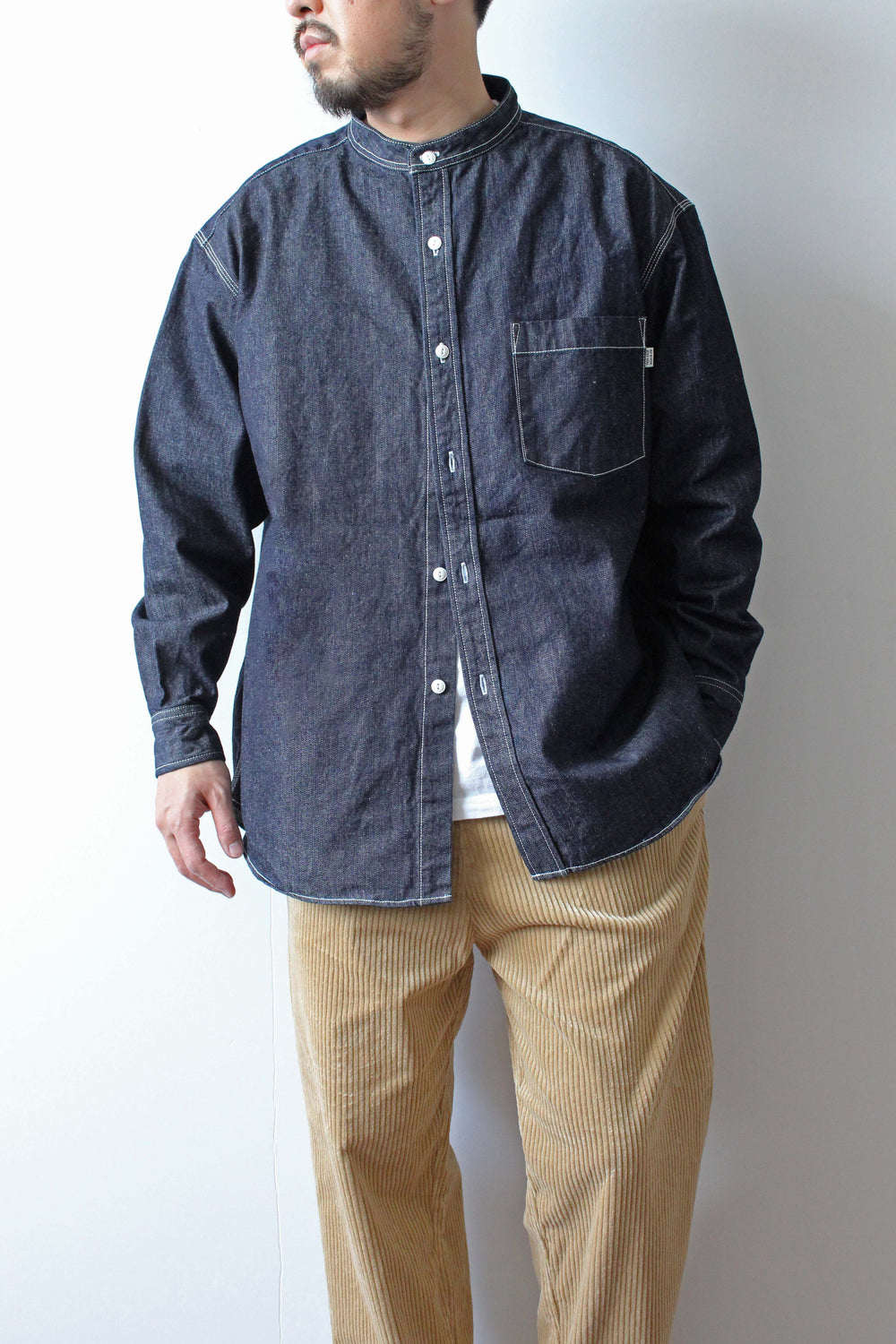 "Standard" ノーカラーデニムシャツ