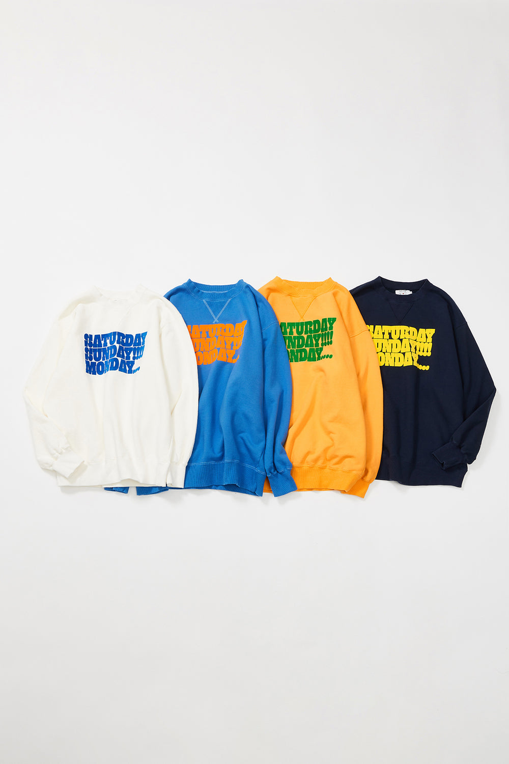 "WEEKEND" クラシッククルースウェット