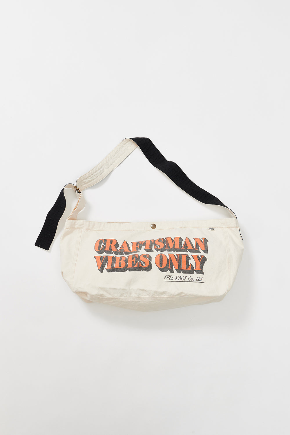 "CRAFTSMAN VIBES ONLY" ニュースペーパーバッグ