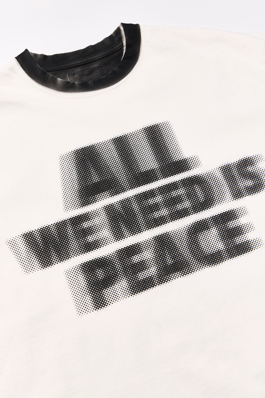 "Airbrush Paint" ラフ&amp;タフ半袖Tシャツ／ALL WE NEED IS PEACE